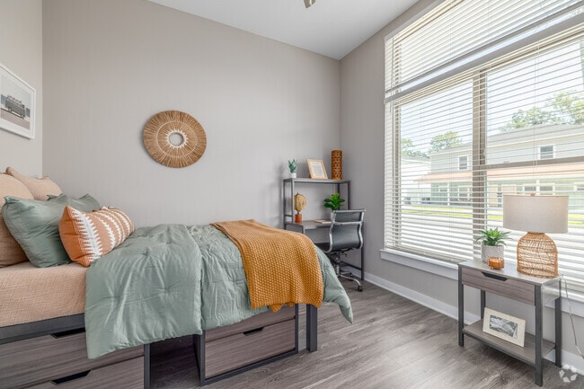 2BR, 2BA - 815SF - Bedroom - Legacy at The Standard