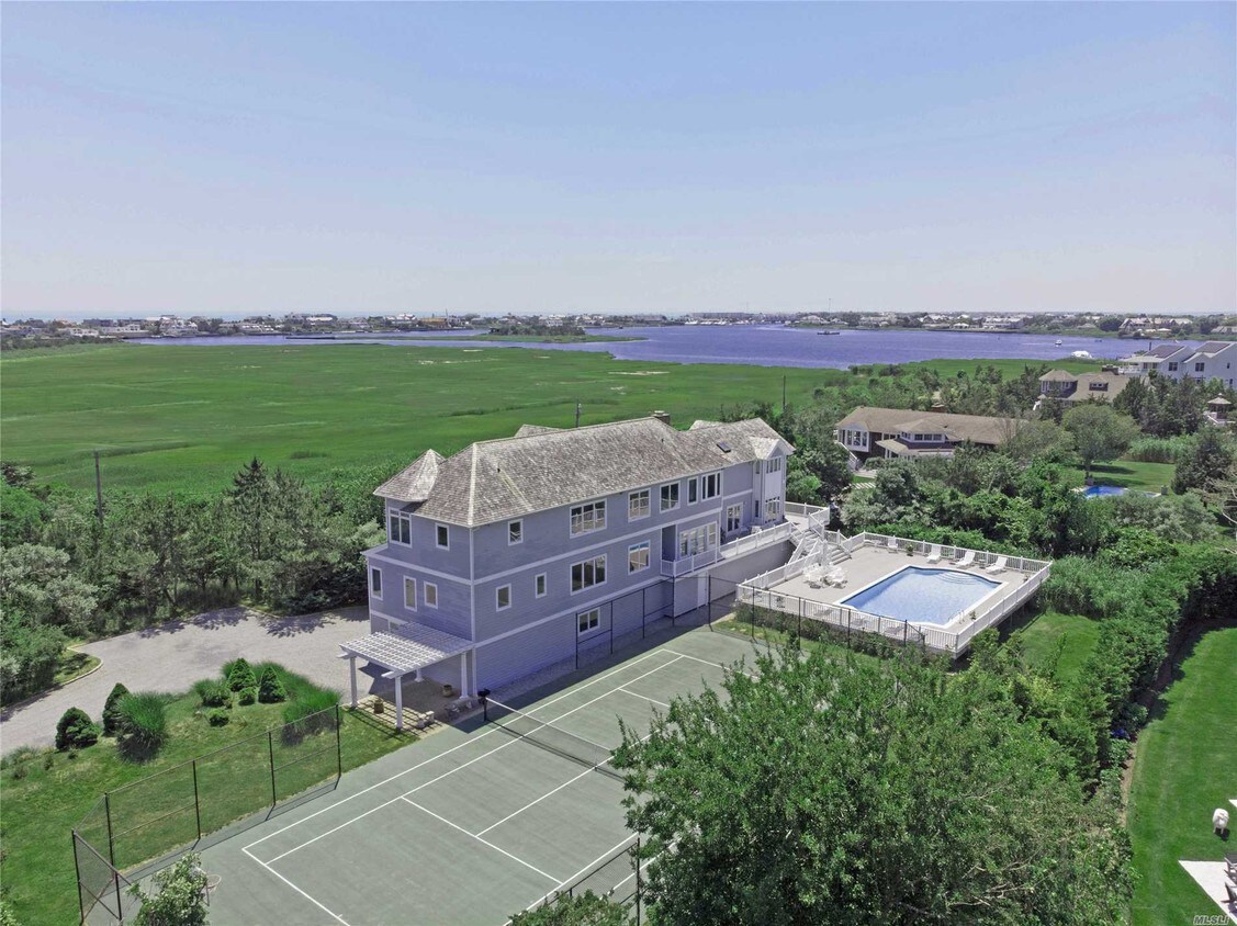 8 Fanning Dr, Westhampton Beach, NY 11978 House Rental in Westhampton