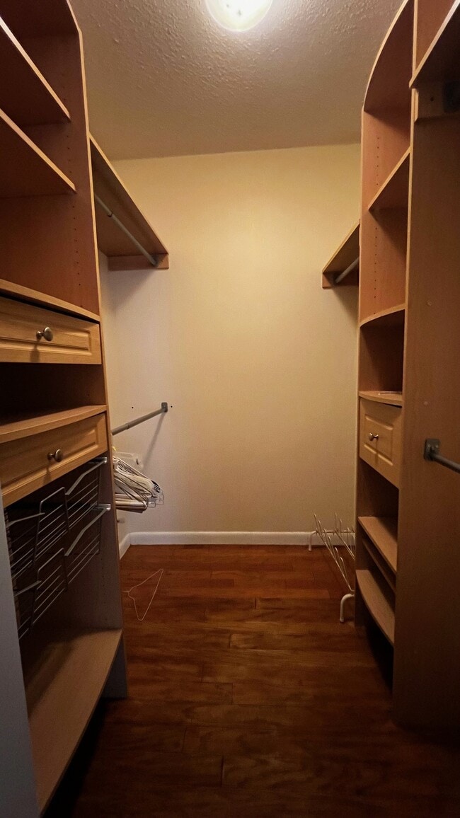 Foto del edificio - 905 Van Ave