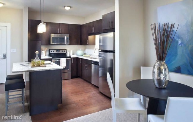 Building Photo - 225 Concord Tpke