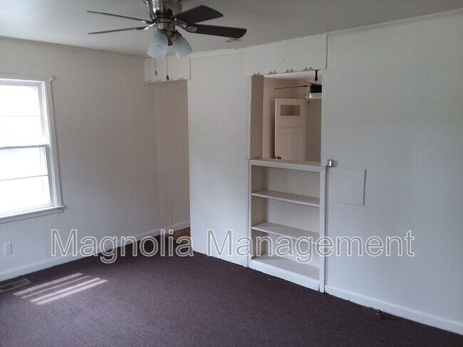 Foto del edificio - 922 E Andrews Ave