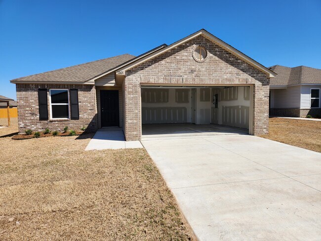 2 Car Garage - 1401 NW 112th St