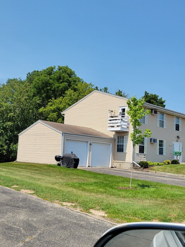 Upper unit with outside sunny south exposure deck! - W156N11505 Fond du Lac Ave