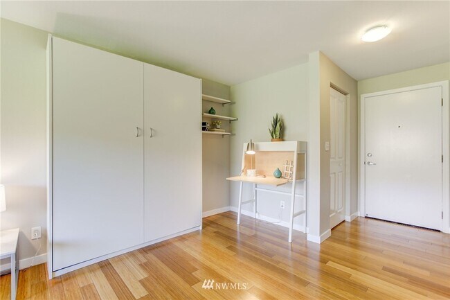 Foto del edificio - 705 E Republican St