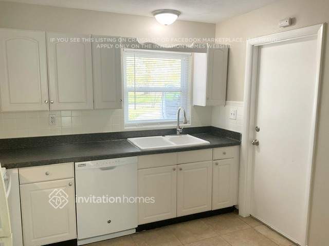 Foto del edificio - 1397 Sunland Rd