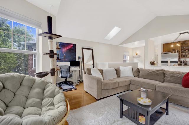 Building Photo - 2 bedroom in Chicago IL 60610