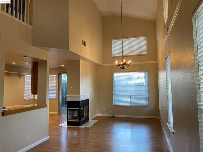 Building Photo - 5239 Woodside Way