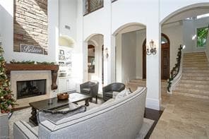 Building Photo - 618 Cypress Way E