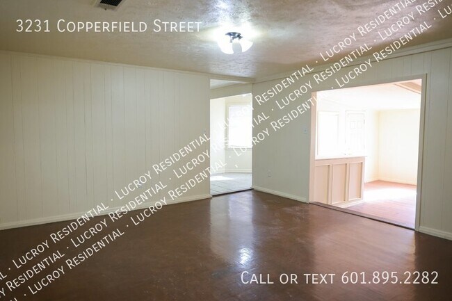 Building Photo - Newly Renovated 3-Bedroom Home with 2 Full...