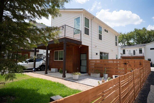 Foto del edificio - 1106 Walton Ln