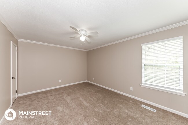 Foto del edificio - 813 Seven Springs Dr