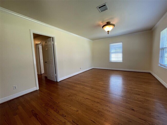 Foto del edificio - 1010 Bay Oaks Rd