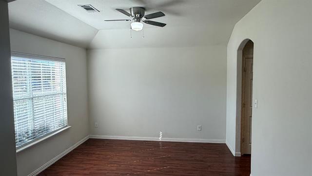 Foto del edificio - 519 Creekside Dr