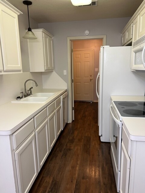 Bright kitchen and laundry room - 219 N 44th St