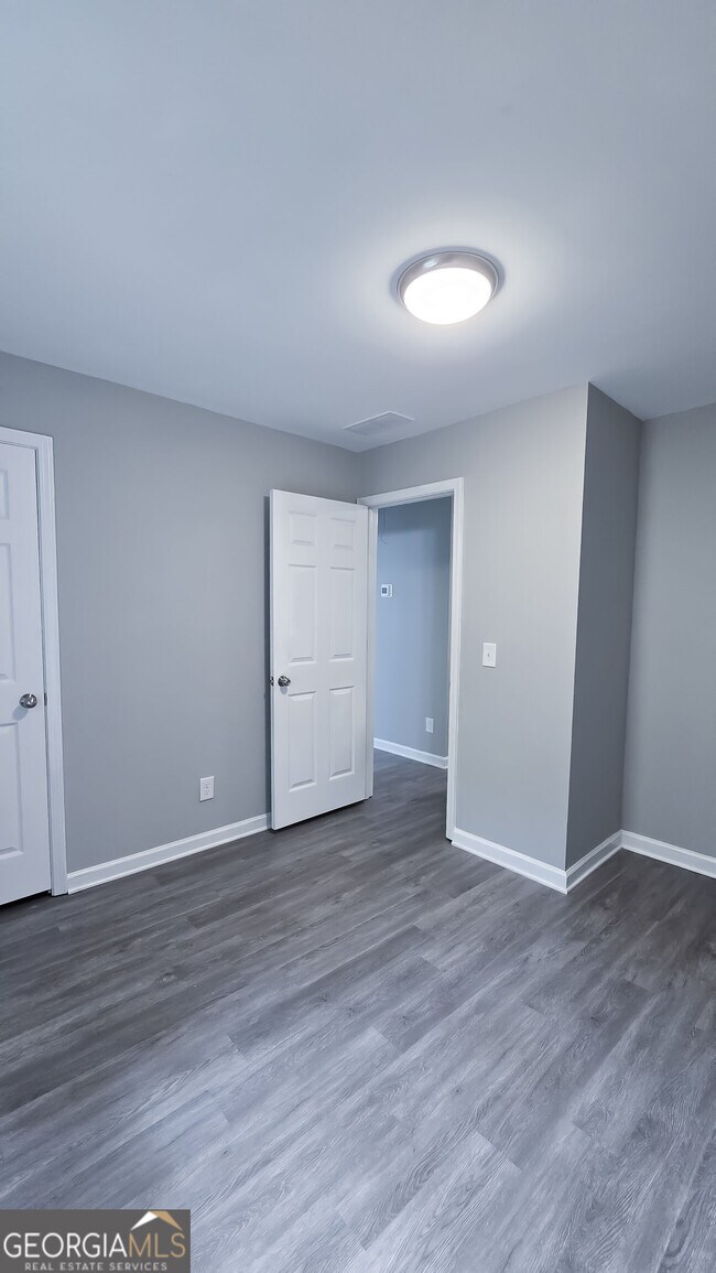 Foto del edificio - 3043 Saddle Creek Dr