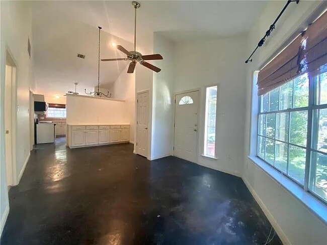Building Photo - 1811 W 39th St