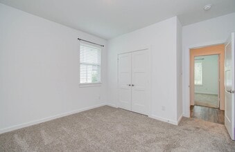 Building Photo - 10011 Angelina Wds Ln