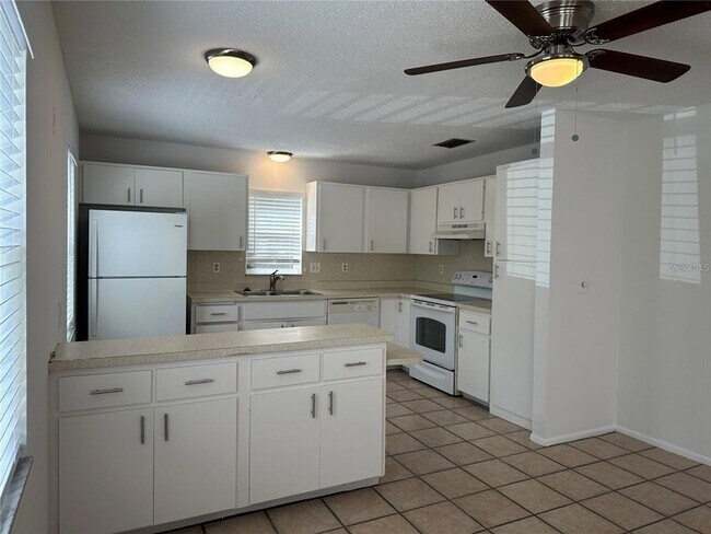 Foto del edificio - 1630 Redwood St