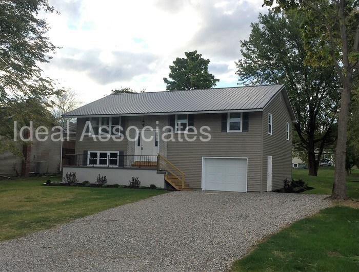 Foto principal - 889 Point Township Dr