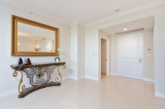 Building Photo - 500 SE Mizner Blvd
