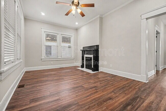 Foto del edificio - 706 Catherine St SW