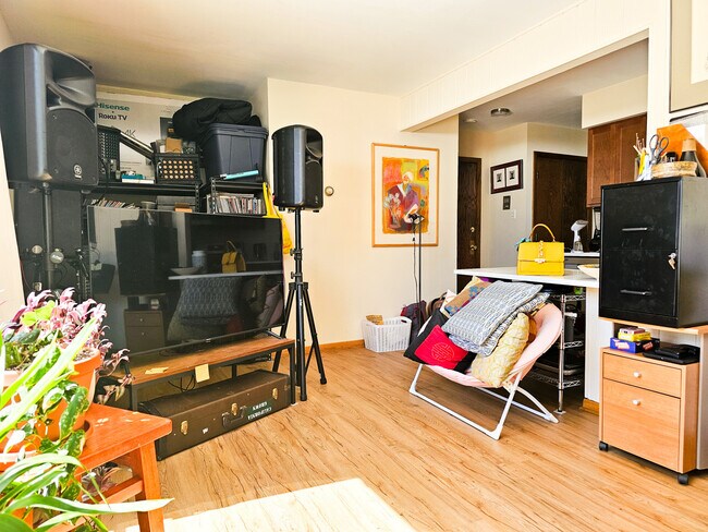 Foto del edificio - 3461 S Archer Ave