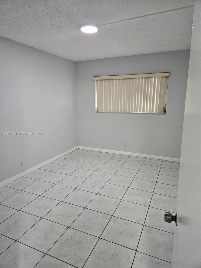 Foto del edificio - 2041 NW 81st Ave