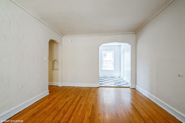 Foto del edificio - Portage Park Studio w/ sep dining,ss, hard...
