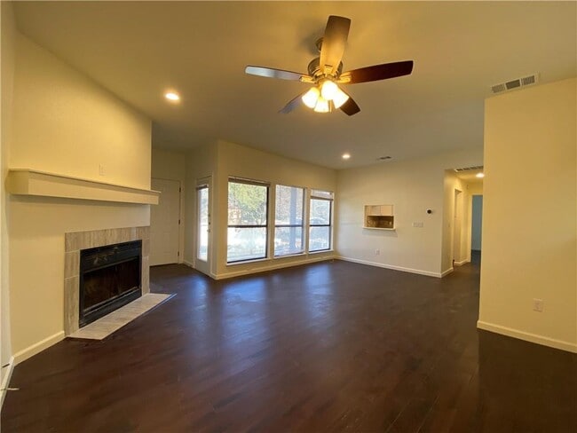 Building Photo - 6600 Valleyside Rd