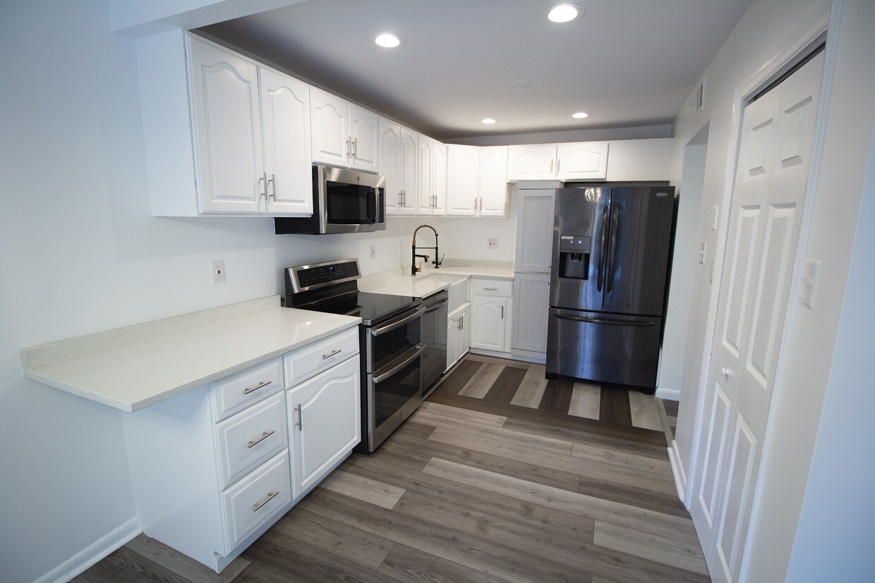 Kitchen - 5752 Thunder Hill Rd