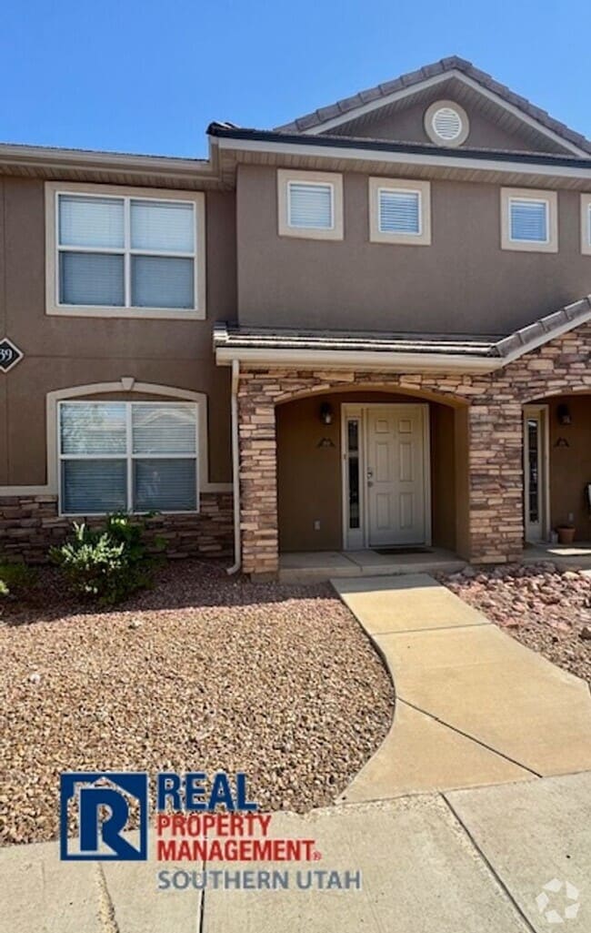 Building Photo - 3155 S Hidden Valley Dr