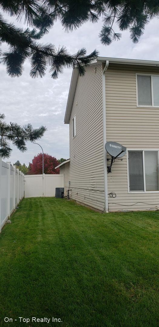 Building Photo - 4 br, 2.5 bath House - 1386 W. Coral Dr.