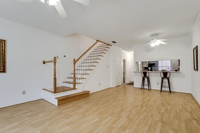 Building Photo - 238 Samuel Blvd