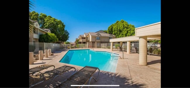 Foto del edificio - 2035 S Elm St