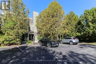 Building Photo - 194 Escarpment Crescent