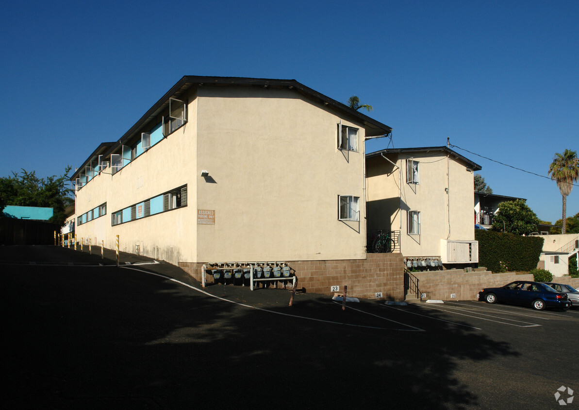 Primary Photo - Malabar Apartments