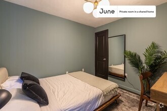 Building Photo - Private bedroom in 6 bed/4 bath Home
