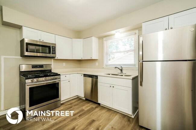 Building Photo - 4401 Charlotte Ann Dr