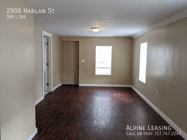 Building Photo - Near Southeast 3BR House!