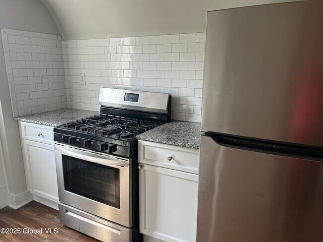 Foto del edificio - 1084 Wendell Ave
