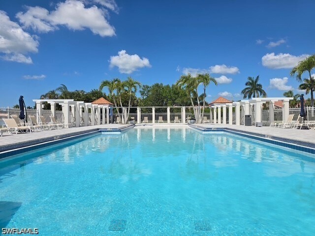 Foto del edificio - 7725 Jewel Ln