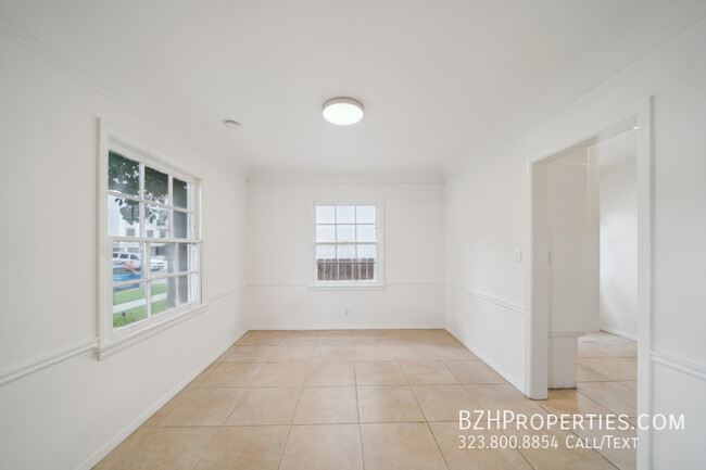 Foto del edificio - 1047 S Holt Ave