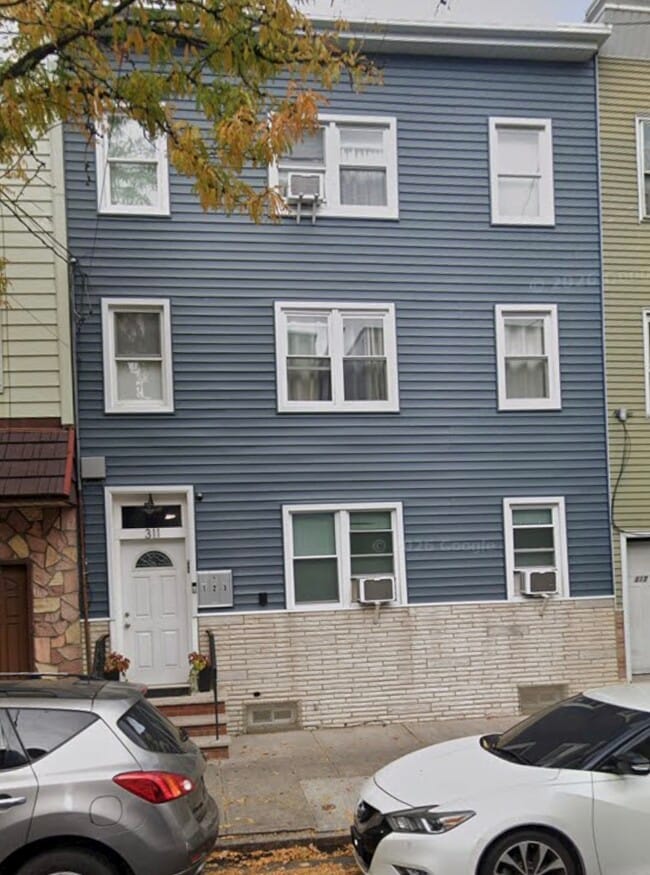 Building Photo - 311 Lafayette St