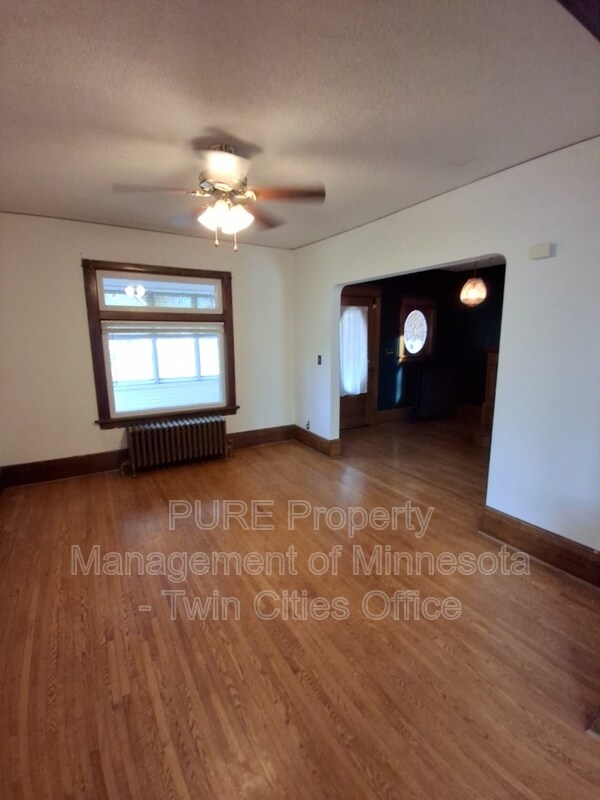 Building Photo - 730 Jenks Ave E