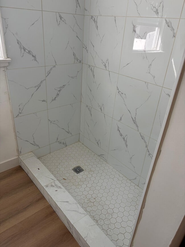 Foto del edificio - 2212 Fox Hills Dr