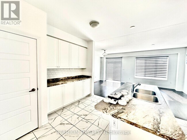 Building Photo - 50 Lise Ln