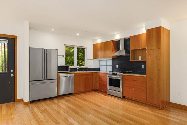 Foto del edificio - 3661 Whitman Ave N