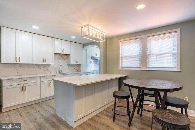 Foto del edificio - 6519 Dorel St