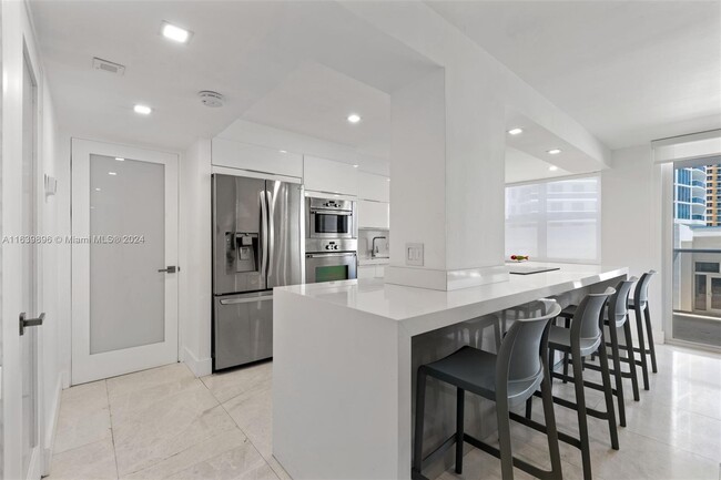 Foto del edificio - 2751 S Ocean Dr