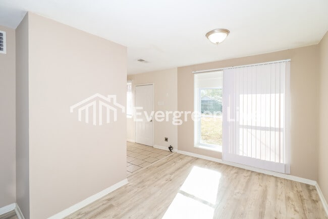 Building Photo - 4089 Rhodes Ave